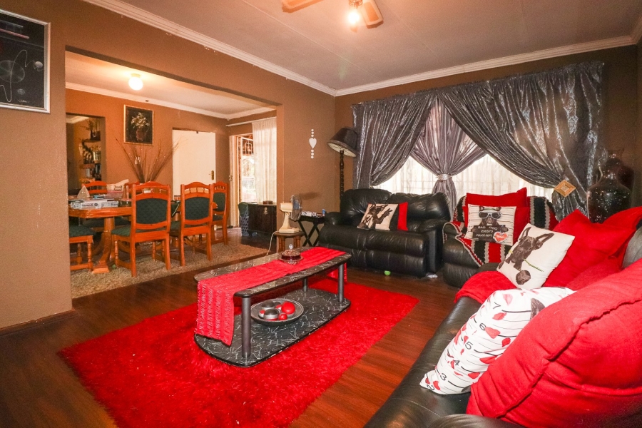 3 Bedroom Property for Sale in La Hoff North West